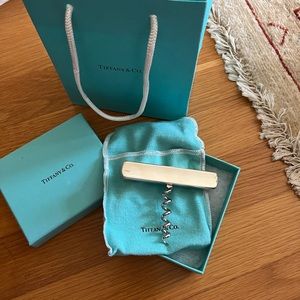 Corkscrew bottle opener